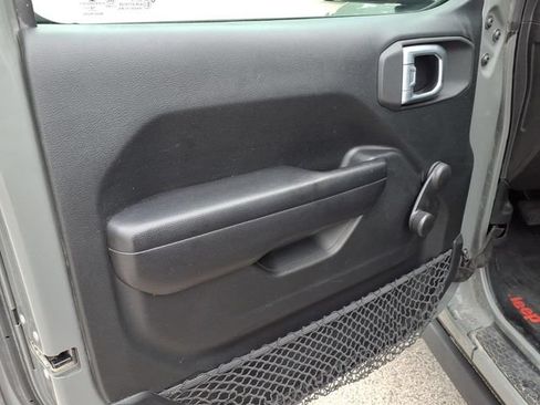 Used 2018 Jeep Wrangler Unlimited Sport AWD/4WD image 8