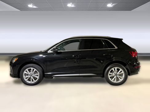 Certified 2025 Audi Q3 2.0T Premium w/ Convenience Package AWD/4WD image 2