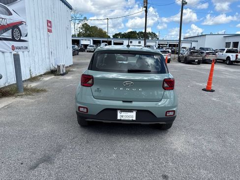 Used 2026 Hyundai Venue SEL FWD image 7