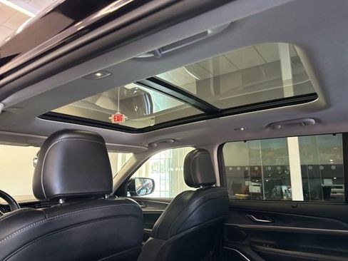 Used 2022 Jeep Grand Cherokee L Limited w/ Luxury Tech Group II image 41