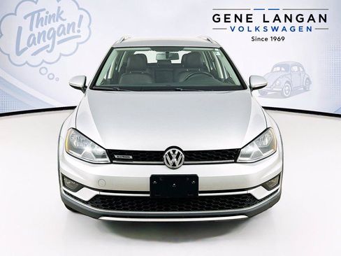 Used 2017 Volkswagen Golf Alltrack S AWD/4WD image 2