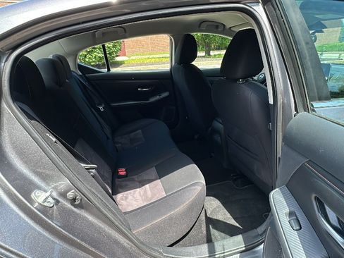 Used 2023 Nissan Sentra SR w/ Trunk Package FWD image 25