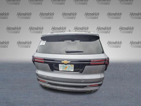 Used 2025 Chevrolet Traverse LT AWD/4WD image 3