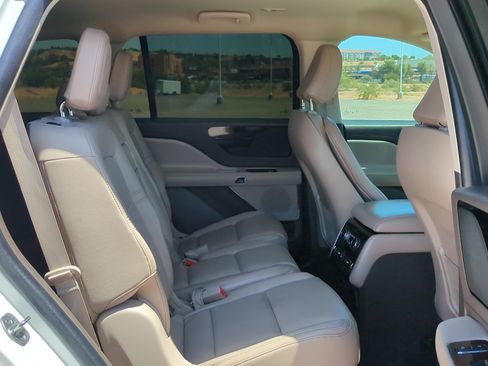 Used 2023 Lincoln Aviator AWD w/ Class IV Trailer Tow Package image 29
