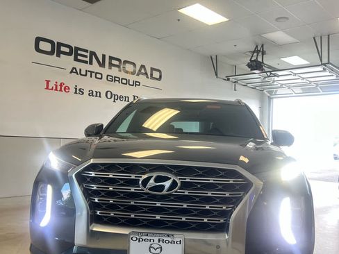 Used 2020 Hyundai Palisade Limited w/ Winter Weather Package AWD/4WD image 1