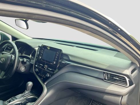 Used 2022 Toyota Camry SE w/ Cold Weather Package image 29