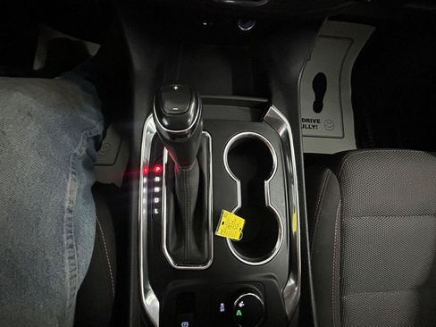 Used 2019 Chevrolet Traverse LT FWD image 21