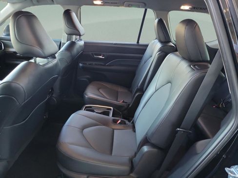 Certified 2025 Toyota Grand Highlander XLE image 21