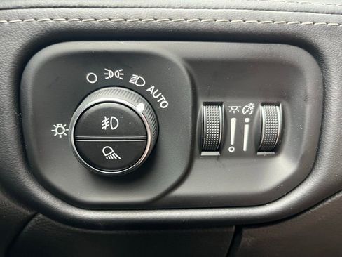 New 2026 RAM 3500 Limited AWD/4WD image 26