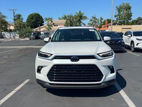 Certified 2026 Toyota Grand Highlander FWD image 4