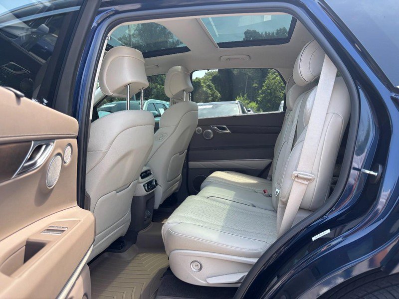 Used 2022 Genesis GV80 2.5T w/ Prestige Package 04 AWD/4WD image 11