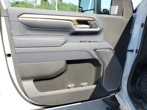 New 2026 Chevrolet Silverado 2500 High Country w/ High Country Premium Package AWD/4WD image 17