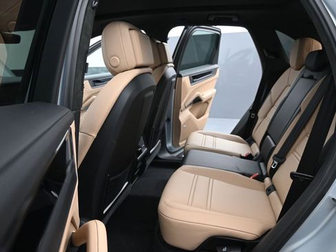 Certified 2025 Porsche Cayenne GTS AWD/4WD image 25