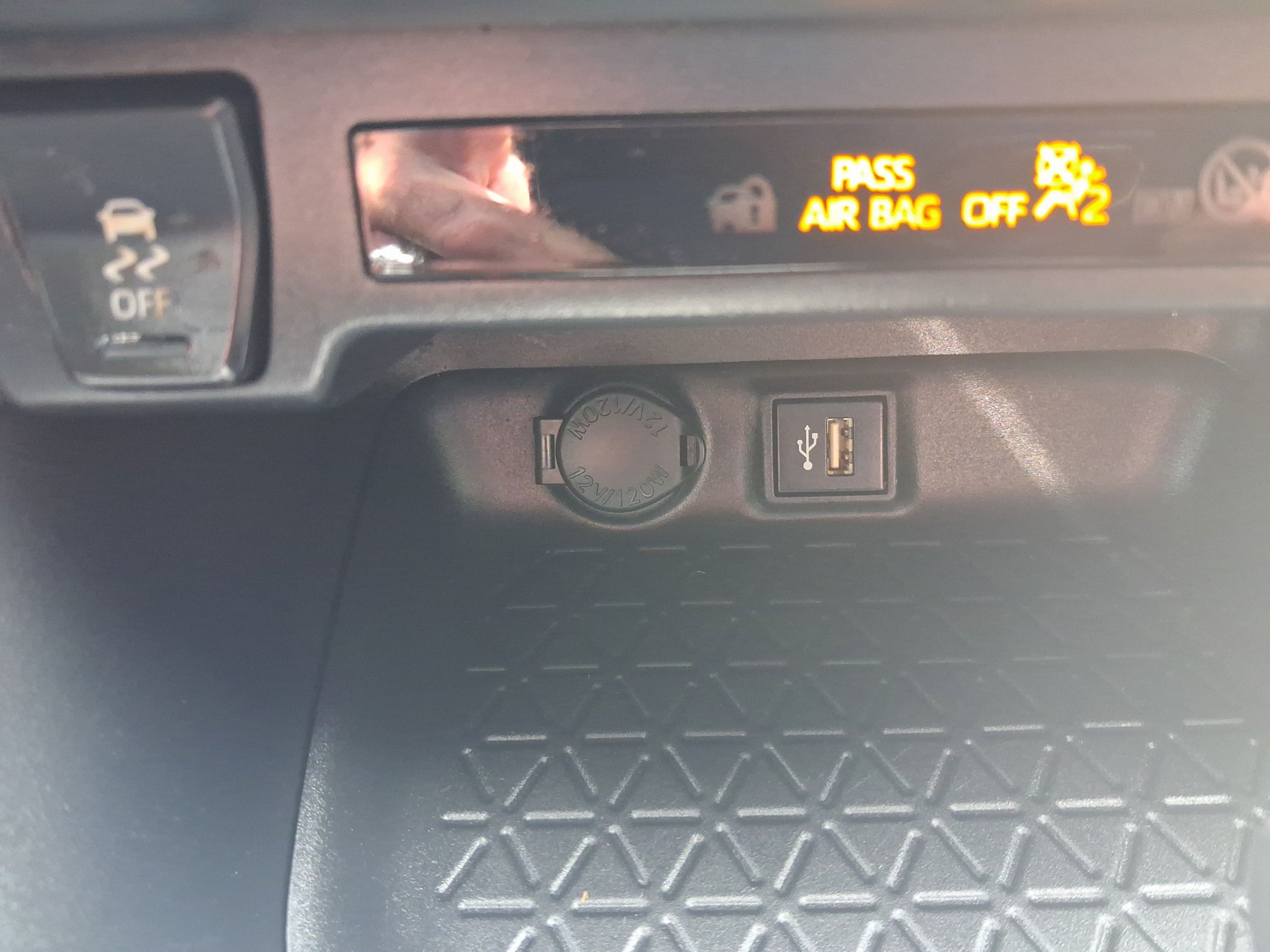 Used 2023 Toyota RAV4 LE FWD image 16