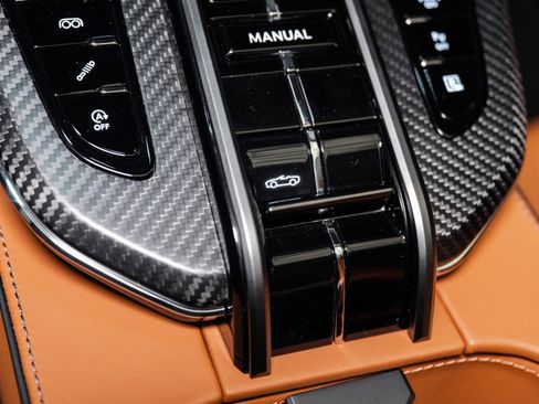 New 2026 Aston Martin V8 Vantage Roadster image 34