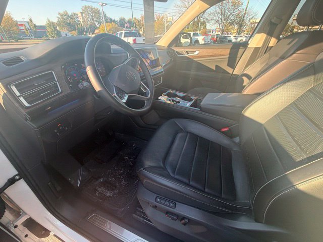 Used 2024 Volkswagen Atlas SEL AWD/4WD image 20