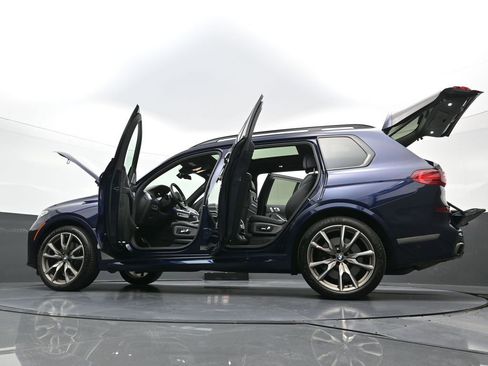 Used 2021 BMW X7 M50i image 45