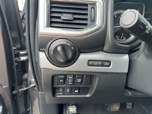 Used 2018 Nissan Titan PRO-4X w/ Pro-4x Utility Package AWD/4WD image 14
