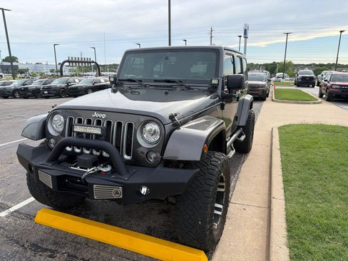 Used 2017 Jeep Wrangler Unlimited Sahara w/ Max Tow Package AWD/4WD image 1
