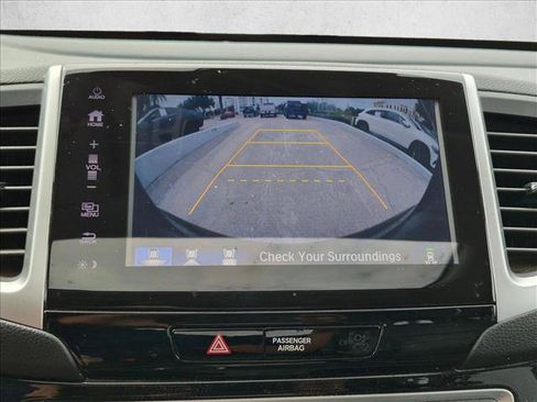 Used 2017 Honda Pilot Elite image 12