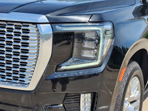 Used 2023 GMC Yukon Denali AWD/4WD image 9