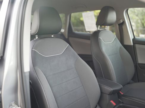 Used 2023 Volkswagen Taos SE image 22