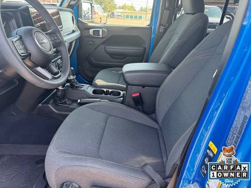 Used 2025 Jeep Wrangler Unlimited Sport AWD/4WD image 3