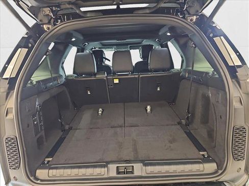 New 2025 Land Rover Discovery Dynamic SE AWD/4WD image 13