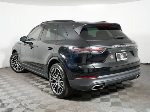 Certified 2023 Porsche Cayenne AWD/4WD image 3