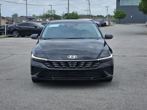 New 2026 Hyundai Elantra Limited FWD image 2