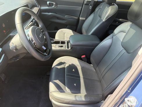 Used 2025 Kia Sorento S w/ Panoramic Sunroof Package FWD image 9