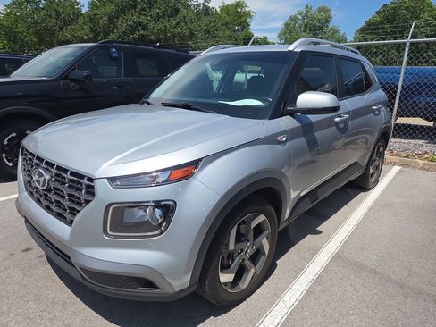 Used 2022 Hyundai Venue SEL w/ Cargo Package FWD image 9