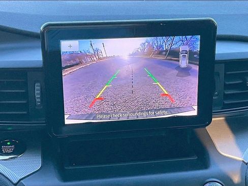 Used 2020 Ford Explorer XLT image 23