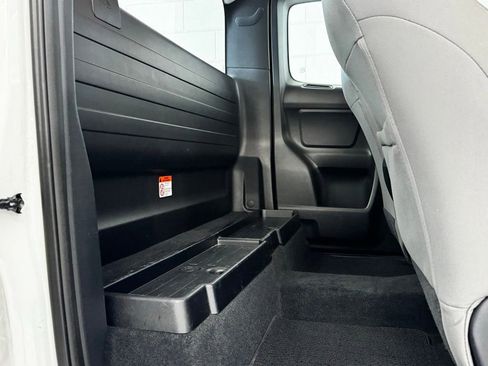 Used 2017 Toyota Tacoma SR RWD image 7