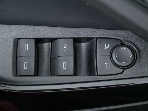 Used 2025 Chevrolet Equinox LT w/ Convenience Package II image 21