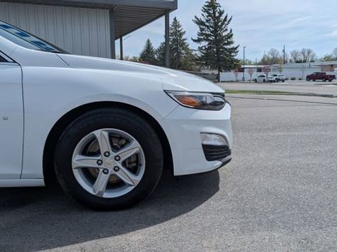 Used 2025 Chevrolet Malibu LS image 21