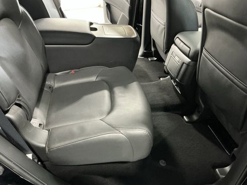 Used 2024 Nissan Armada SL w/ Captain's Chairs Package image 27