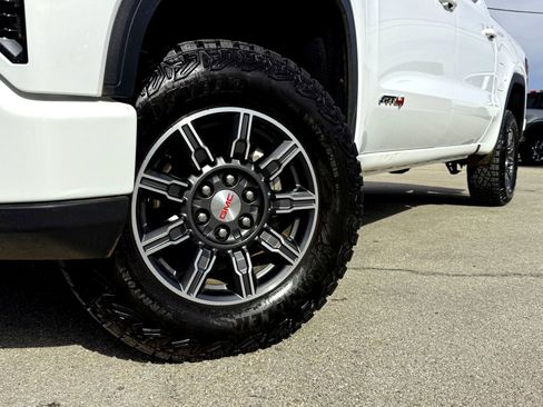 Used 2025 GMC Sierra 1500 AT4 image 2