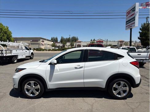 Used 2017 Honda HR-V LX image 16