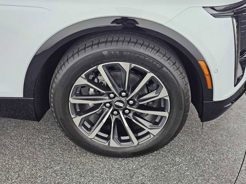 New 2026 Cadillac Lyriq Sport image 9