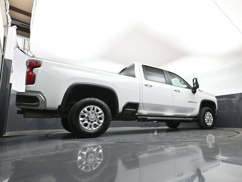 Used 2023 Chevrolet Silverado 2500 LT AWD/4WD image 40