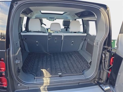 Used 2025 Land Rover Defender 110 S image 12