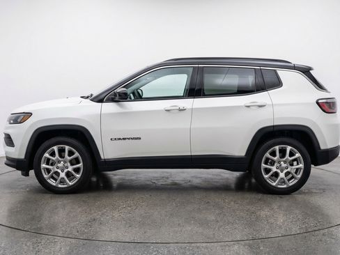 Used 2025 Jeep Compass Limited image 5