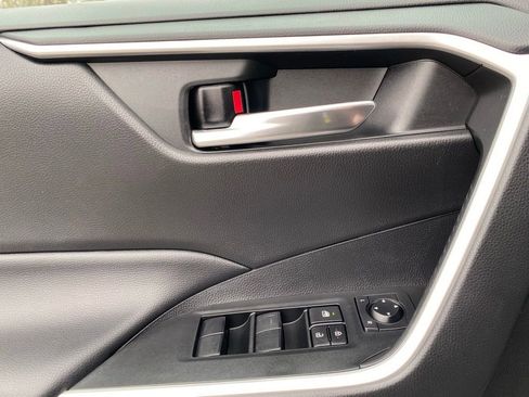 Used 2021 Toyota RAV4 XLE image 22