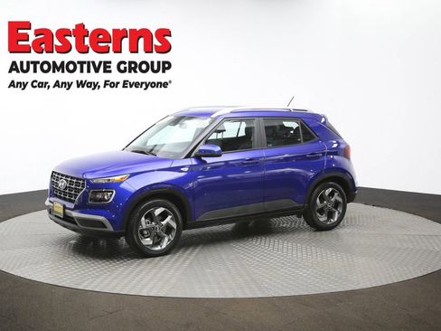 Used 2024 Hyundai Venue Limited image 57