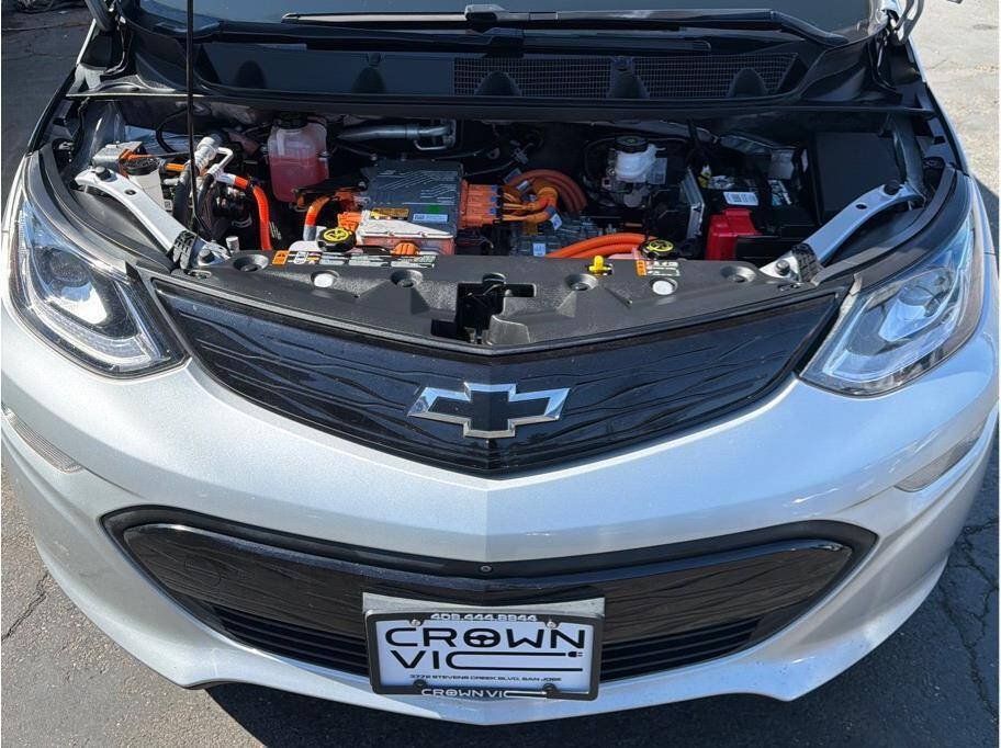 Used 2020 Chevrolet Bolt Premier w/ Infotainment Package FWD image 31