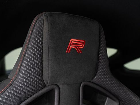 Used 2018 Ford Mustang Shelby GT350R w/ GT350R Equipment Group 920A RWD image 52