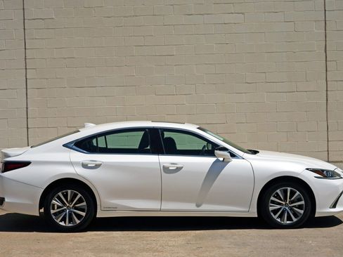 Used 2021 Lexus ES 300h w/ Accessory Package 2 image 49