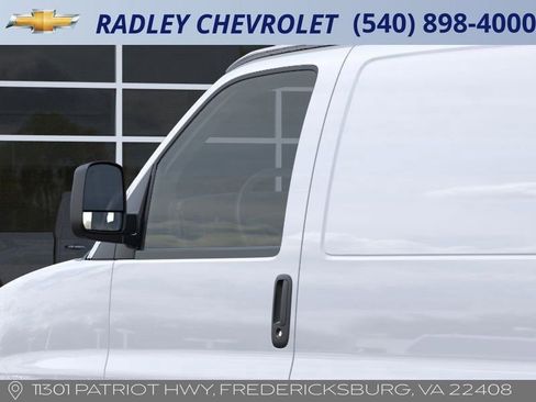 New 2025 Chevrolet Express 3500 w/ Driver Convenience Package image 12