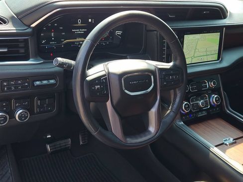 Used 2023 GMC Yukon Denali Ultimate AWD/4WD image 21